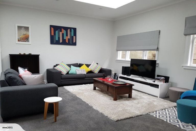 Photo of property in 17 Garfield Street, Brooklyn, Wellington, 6021