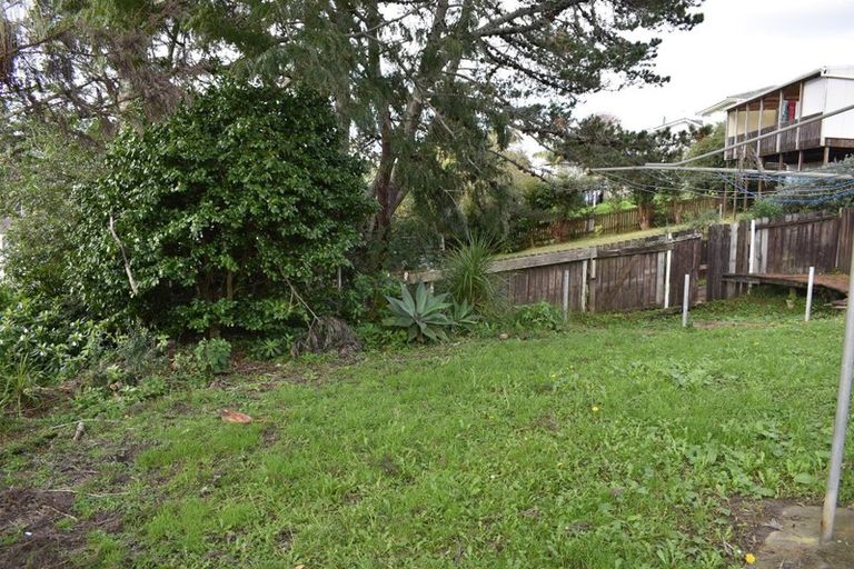 Photo of property in 1 Montclair Rise, Browns Bay, Auckland, 0630
