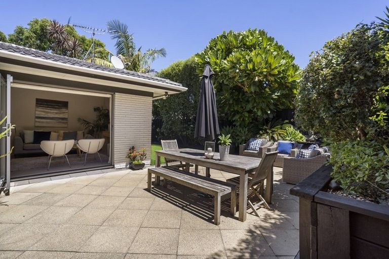 Photo of property in 16a Huapai Street, Onehunga, Auckland, 1061