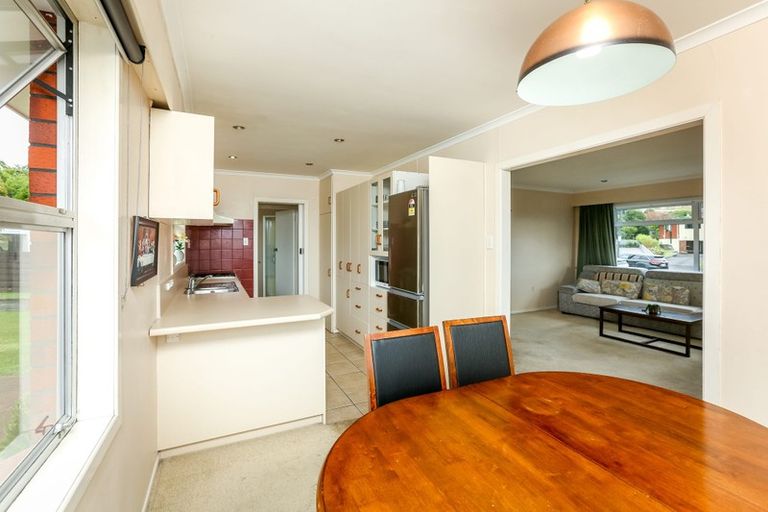 Photo of property in 5 Handley Place, Glen Avon, New Plymouth, 4312