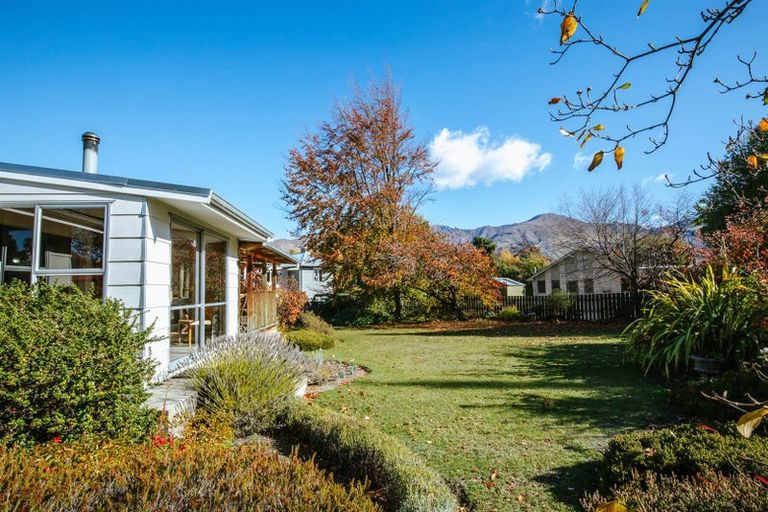 Photo of property in 1 Hunter Crescent, Wanaka, 9305