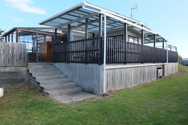 Photo of property in 12 Brown Terrace, Foxton Beach, Foxton, 4815