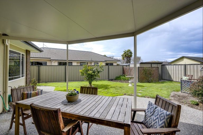 Photo of property in 19 Addington Place, Taradale, Napier, 4112