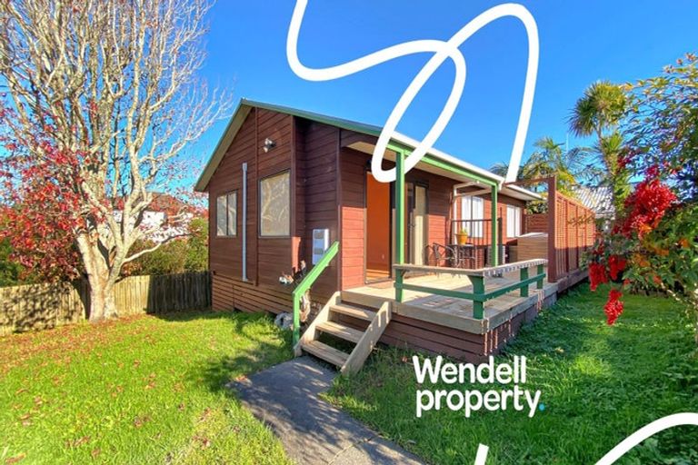 Photo of property in 4/390 West Coast Road, Glen Eden, Auckland, 0602