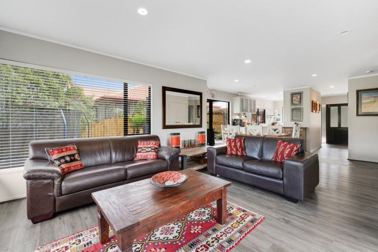 Photo of property in 70 Donald Street, Stanmore Bay, Whangaparaoa, 0932