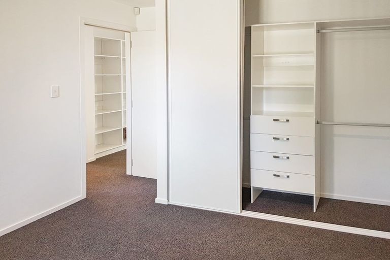 Photo of property in 68 Barrys Road, Glendene, Auckland, 0602