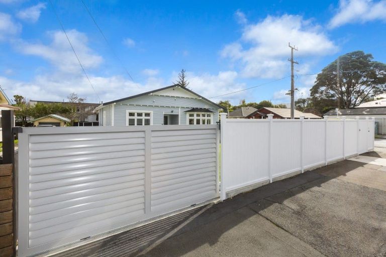 Photo of property in 8 Leighton Avenue, Waiwhetu, Lower Hutt, 5010
