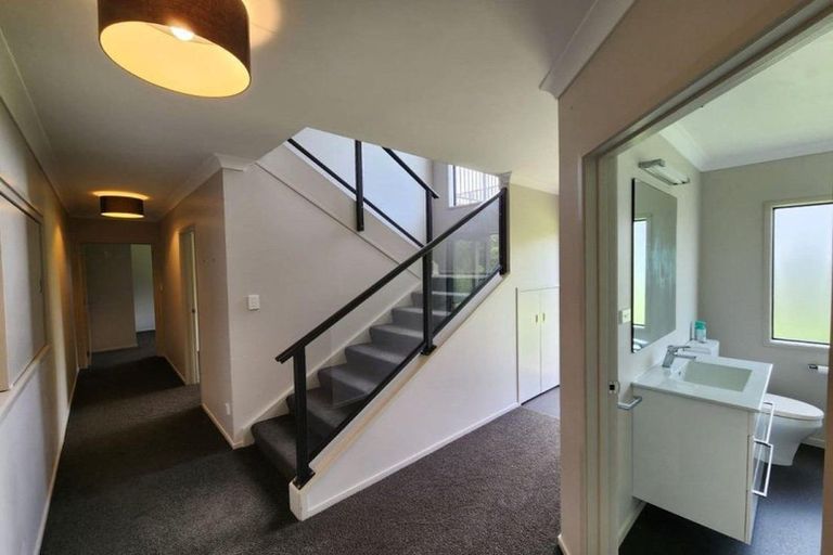 Photo of property in 34 Omata Road, Marfell, New Plymouth, 4310