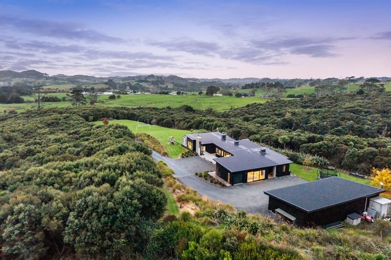 Photo of property in 458 Whitehills Road, Waitoki, Silverdale, 0994