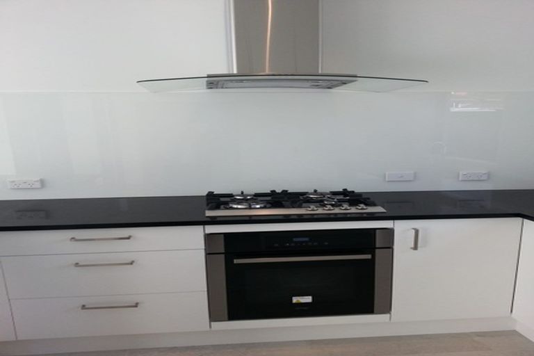 Photo of property in 36 Caribbean Drive, Unsworth Heights, Auckland, 0632