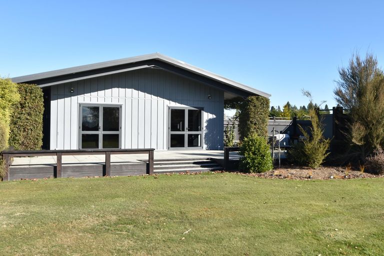 Photo of property in 16 Matukituki Crescent, Twizel, 7901