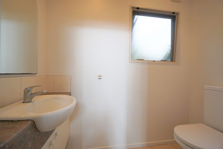 Photo of property in 2/18 Waipa Street, Birkenhead, Auckland, 0626