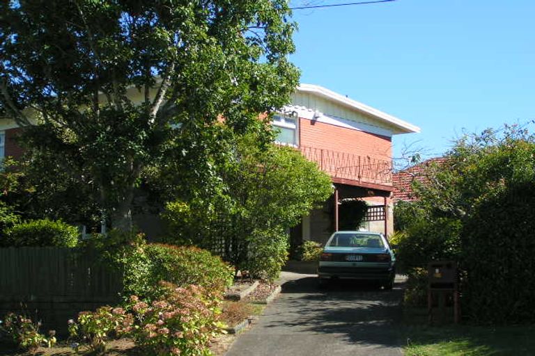 Photo of property in 3 Council Terrace, Northcote Point, Auckland, 0627