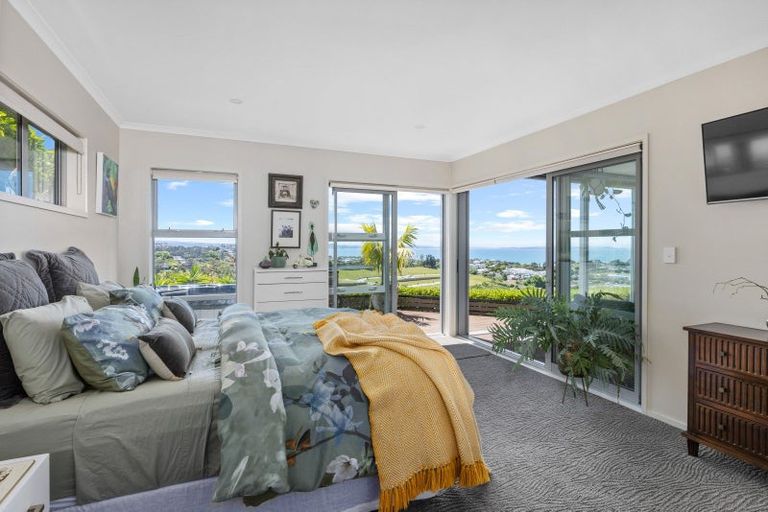 Photo of property in 15 Woodridge Drive, Stanmore Bay, Whangaparaoa, 0932