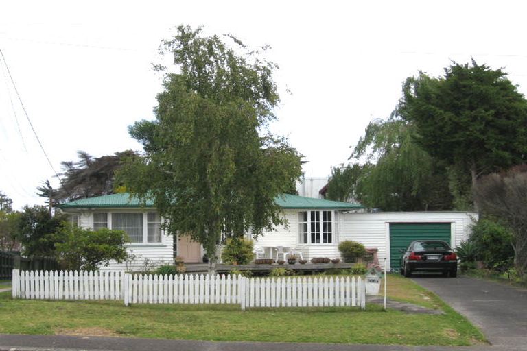 Photo of property in 2/306 Rangatira Road, Beach Haven, Auckland, 0626