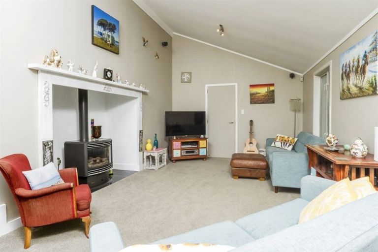 Photo of property in 81 Attwood Road, Paremoremo, Auckland, 0632