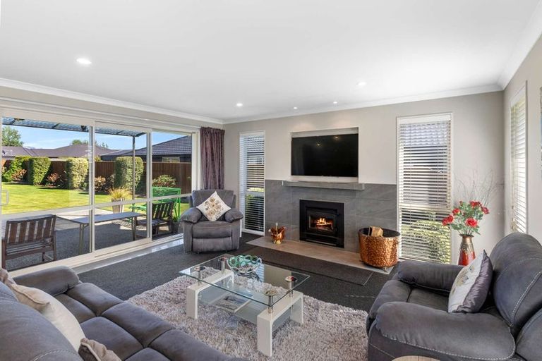 Photo of property in 44 Willowside Place, Amberley, 7410