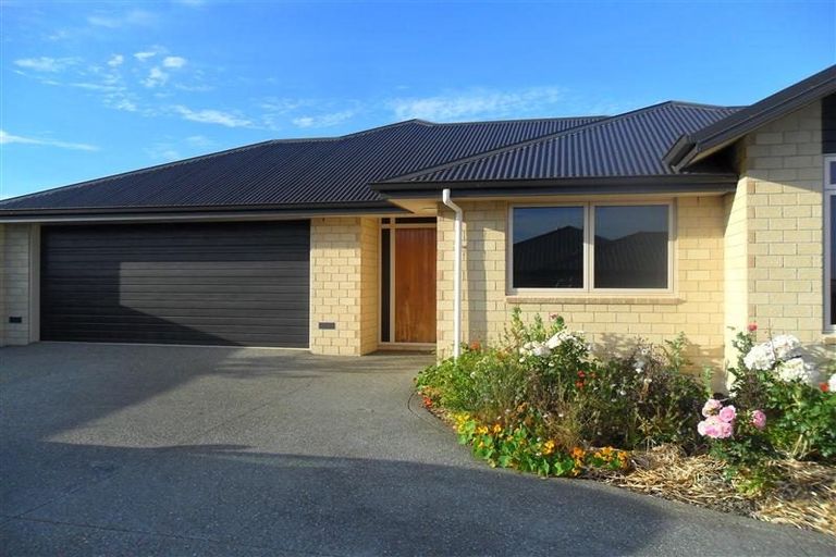 Photo of property in 25 Liverpool Terrace, Stoke, Nelson, 7011