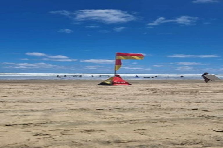 Photo of property in 42 Sea View Road, Baylys Beach, Dargaville, 0377