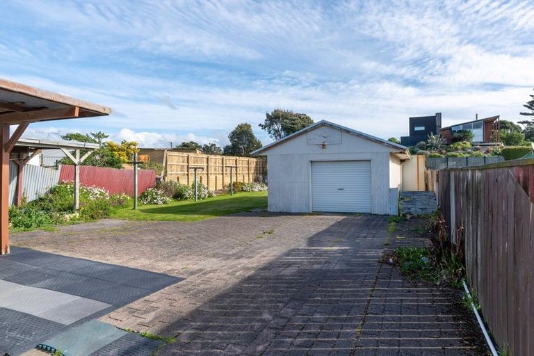 Photo of property in 15 Tasman Road, Otaki Beach, Otaki, 5512