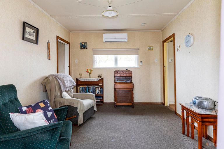 Photo of property in 28 Augustine Street, Waimate, 7924
