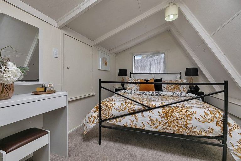 Photo of property in 2/41 Edgeworth Road, Glenfield, Auckland, 0629