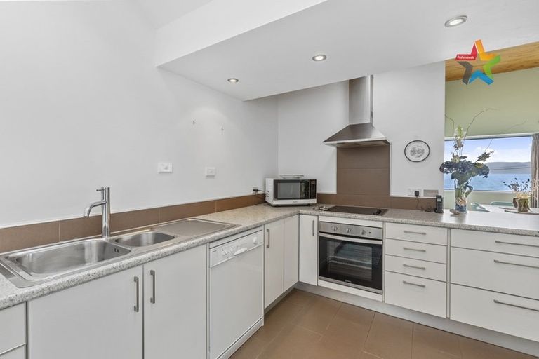 Photo of property in 2/517 Marine Drive, Sunshine Bay, Lower Hutt, 5013