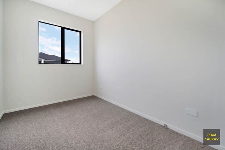 Photo of property in 20 Ihi Place, Karaka, 2578