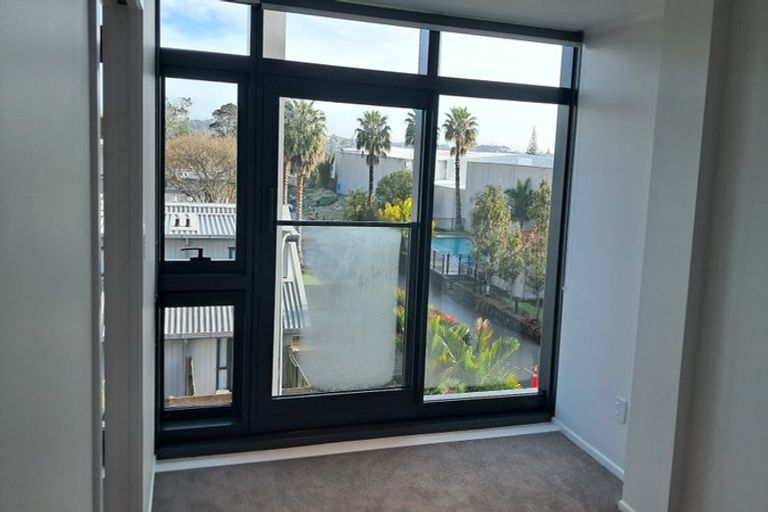 Photo of property in 2e/30 Westward Ho, Glen Eden, Auckland, 0602