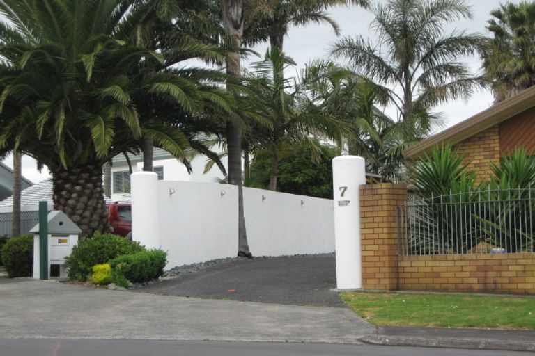 Photo of property in 7 Gigi Place, Conifer Grove, Takanini, 2112