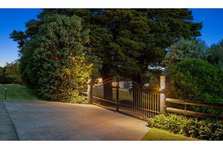 Photo of property in 72 Hermitage Road, Waiuku, 2682