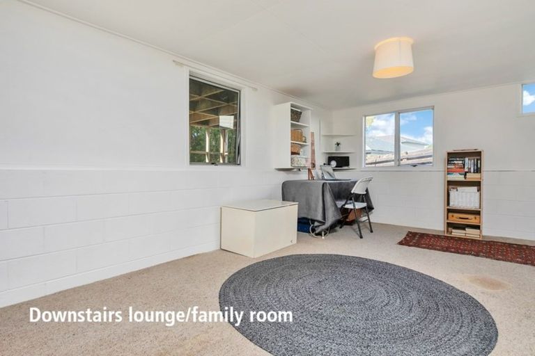 Photo of property in 10 Regency Place, Sunnynook, Auckland, 0632