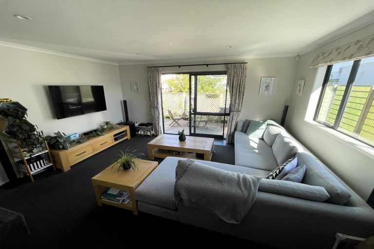 Photo of property in 11 Harris Road, Mount Wellington, Auckland, 1051