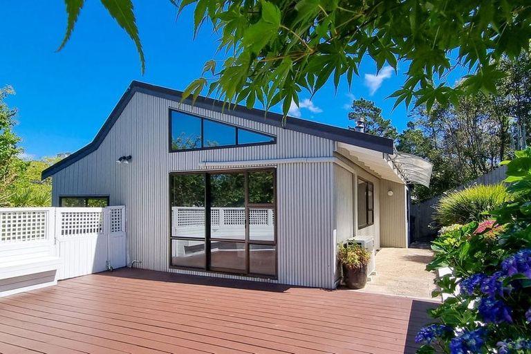 Photo of property in 92 Braemar Road, Castor Bay, Auckland, 0620