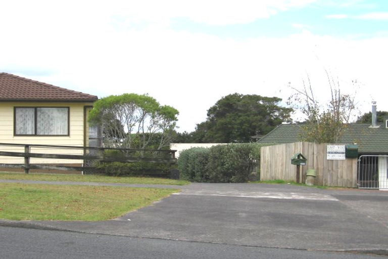 Photo of property in 33 West Harbour Drive, West Harbour, Auckland, 0618