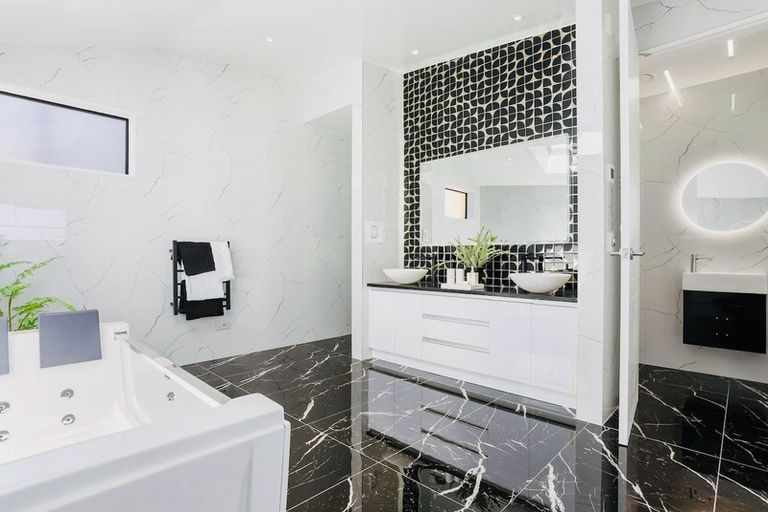 Photo of property in 31 Dunvegan Rise, East Tamaki Heights, Auckland, 2016