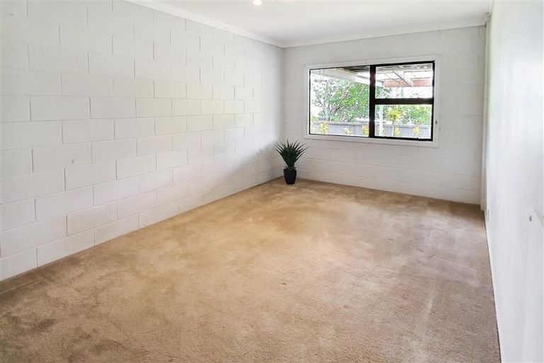 Photo of property in 2/44 Toroa Street, Torbay, Auckland, 0630