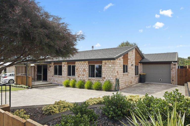 Photo of property in 1a First Avenue, Glenbrook, Waiuku, 2681