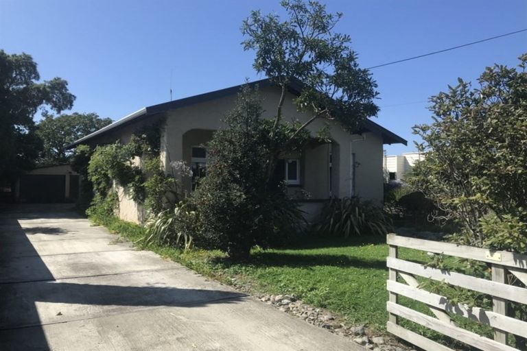 Photo of property in 14 Saxton Street, Levin, 5510