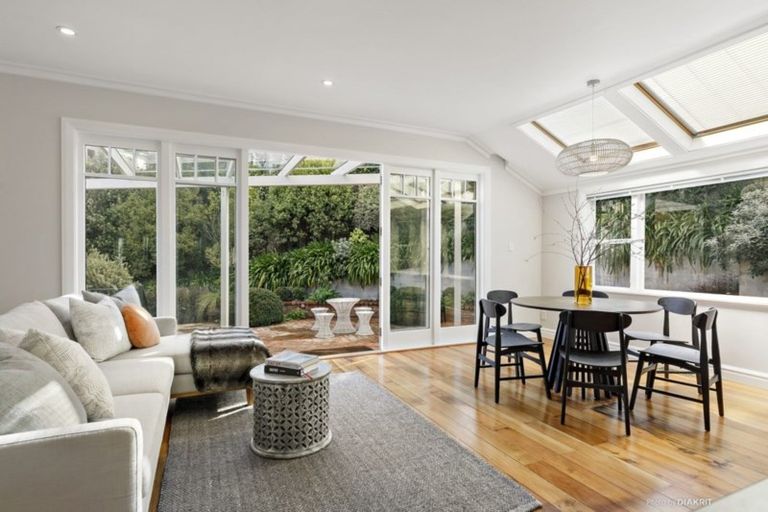 Photo of property in 121 Upland Road, Kelburn, Wellington, 6012