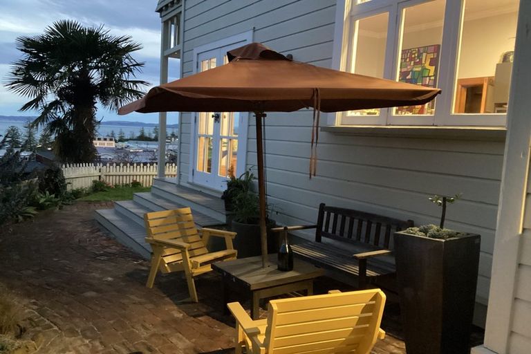 Photo of property in 16 Brewster Street, Bluff Hill, Napier, 4110