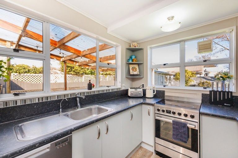 Photo of property in 32 Colombo Street, Hokowhitu, Palmerston North, 4410