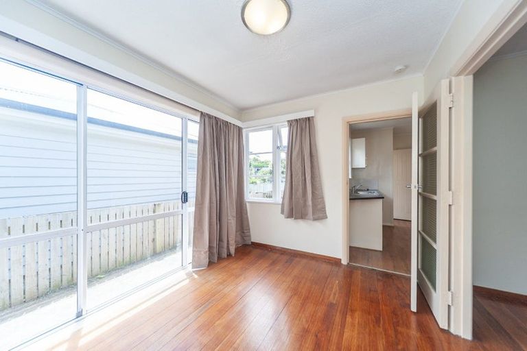 Photo of property in 34 Allington Road, Karori, Wellington, 6012