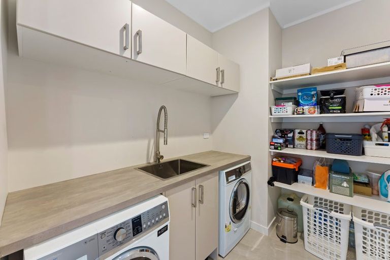 Photo of property in 5 Taranui Way, Paraparaumu Beach, Paraparaumu, 5032