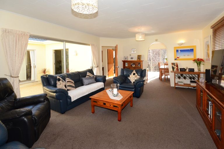 Photo of property in 46 Pioneer Crescent, Helensburgh, Dunedin, 9010