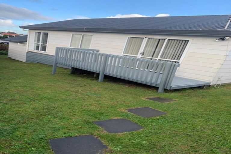 Photo of property in 8 Solveig Place, Randwick Park, Auckland, 2105