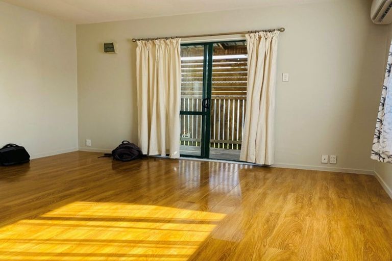 Photo of property in 82 Sykes Road, Weymouth, Auckland, 2103