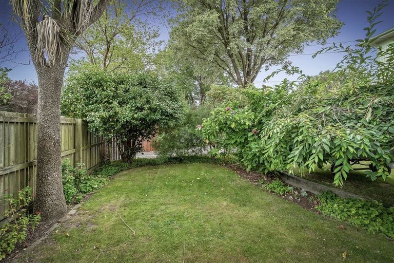 Photo of property in 14 Pinehurst Crescent, Russley, Christchurch, 8042