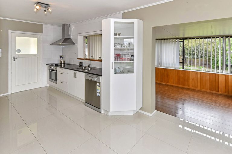 Photo of property in 49 Christmas Road, Manurewa, Auckland, 2102