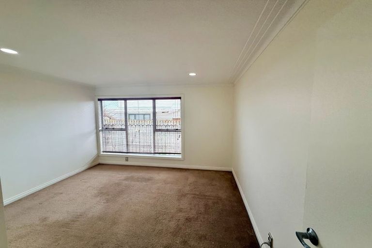 Photo of property in 1/37 Mcleod Road, Weymouth, Auckland, 2103